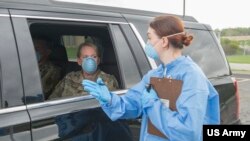 美国陆军国民警卫队人员采取新型冠状病毒预防措施（美国陆军国民警卫队2020年3月18日照片）