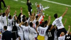 ریال مادرید پس از کسب جام قهرمانی لیگ اروپا