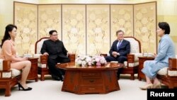 Xolokostni xotirlash kunida yahudiylar uchun o&#39;rnatilgan yodgorlik. Berlin.