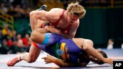 U državi Luizijani je zbog udara Ajde bez struje ostalo više od milion potrošača, a bez električne energije je i ceo grad Nju Orleans. 30. avgust, 2021. ( Miki Velš / Montgomeri Edvertajzers / USA TODAY via Rojters )
