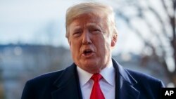 도널드 트럼프 미국 대통령이 지난 7일 백악관에서 기자들의 질문에 답하고 있다.