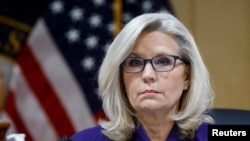 资料照：美国会众议员利兹·切尼出席众议院特别委员会调查1月6日美国国会大厦骚乱事件的听证会。（2022年12月19日）