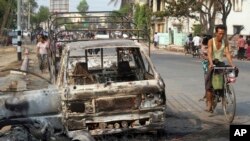 Suasana di Meikhtila wilayah Mandalay, sekitar 550 kilometer sebelah utara Rangoon, Burma pasca kekerasan sektarian, Sabtu (23/6). Pejabat setempat melaporkan kekerasan sektarian telah menyebar mendekati jantung Burma, dengan adanya dua masjid dan puluhan rumah yang hancur dalam aksi terbaru, Selasa (26/3).