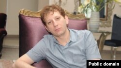 بابک زنجانی روابط نزدیکی با دولت محمود احمدی نژاد، رئیس جمهوری پیشین ایران داشت