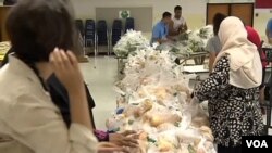 Yayasan amal FAITH membagikan makanan di Herndon, Virginia, setiap minggu selama Ramadan dalam sembilan tahun terakhir.