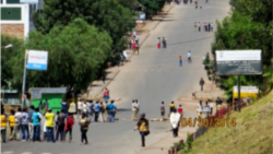 Jiraattonni Magaalaa Amboo Keessa Hagi Tokko Waa’een Manneen Mootummaa Komii Dhiheessan