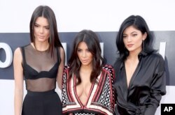 کیم کارداشیان و دو خواهرش کایلی و کندال