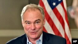 팀 케인 민주당 부통령 후보가 지난 22일 보스턴에서 AP통신과 인터뷰하고 있다. (자료사진)