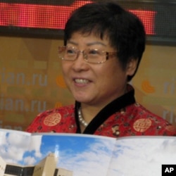 俄罗斯中国总商会会长蔡桂茹介绍投资项目