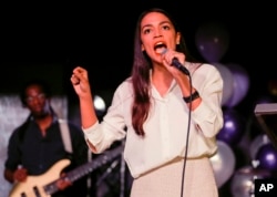 2018 미국 하원의원 선거에서 최연소 여성 의원으로 당선된 뉴욕주의 알렉산드리아 오카시오-코르테스 당선자.