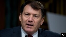 마이크 라운즈 공화당 상원의원.