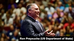 美国国务卿蓬佩奥在堪萨斯州立大学发表演讲后，参加问答活动。(2019年9月6日)