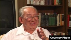 中国著名法学家、宪政学者，原群众出版社社长、总编辑于浩成