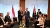 Presiden Joko Widodo dalam pertemuan bilateral dengan Perdana Menteri (PM) Australia Malcolm Turnbull di Hotel Steigenberger Hamburg,Jerman, Jumat (7/7). (Foto: Biro Pers Kepresidenan RI)