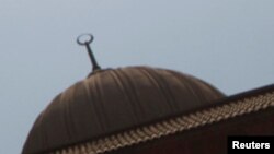 El mes pasado, un suicida de Estado Islámico se inmoló en un centro de registro de votantes en el centro de Kabul matando a 60 personas e hiriendo a al menos 130 más.
