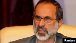 Mouaz al-Khatib, Presiden Koalisi Nasional Suriah yang didukung negara-negara Barat, mundur dari jabatannya (foto: dok). 