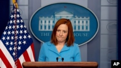 جن ساکی سخنگوی کاخ سفید در کنفرانس خبری پنجشنبه ۱۹ فروردین