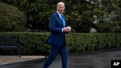 美国总统拜登走出白宫。(2024年2月28日)