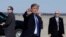 Rais Donald Trump akiwa tayari kupanda ndege ya rais Air Force One akiwa katika safari yake kuelekea Vietnam kukutana na kiongozi wa Korea Kaskazini Kim Jong Un, Feb. 25, 2019, katika kituo cha kijeshi cha Joint Base Andrews, Maryland.