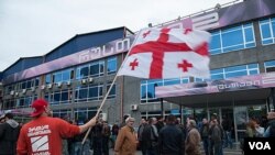 რუსთავი 2-ის შენობა, იანა კორბეზაშვილის ფოტო, civil.ge