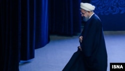 حسن روحانی با اینکه خطاب نامه مهدی کروبی است، تاکنون پاسخی نداده است. 