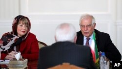 عکس از دیدار سال گذشته بورل از تهران و گفتگو با محمدجواد ظریف - آرشیو