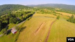 无人机镜头下的田野（美国之音国符提供）