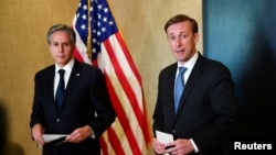 美国国务卿布林肯与国家安全顾问沙利文在阿拉斯加与中国最高外事官员进行了闭门会谈后与媒体见面。(2021年3月19日)