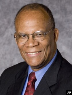 马里兰州大学法学院教授拉里•吉布森