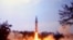 印度国防部公布的烈火-5导弹升空的画面。（2012年4月19日）