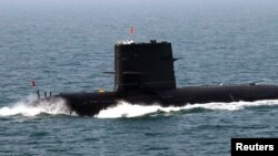 یک زیر دریایی چین