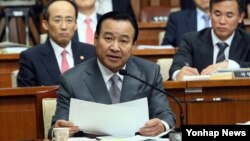 이완구 한국 국무총리 후보자가 지난 10일 국회에서 열린 인사청문회에서 답변하고 있다.