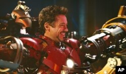 رابرت داونی جونیور در نقش تونی استارک