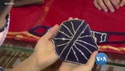 စိန်စီရွှေချ နှာခေါင်းစည်း၊ ရေခဲတောင်ကိုစောင်နဲ့ခြုံ