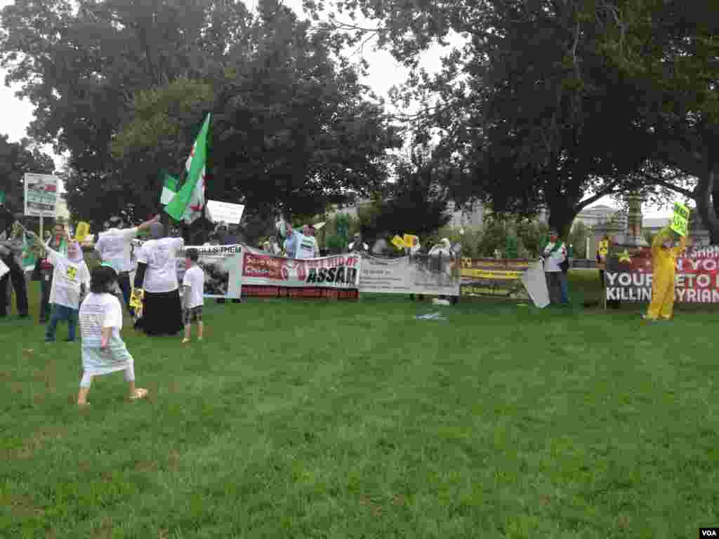 反对美国军事干预叙利亚的抗议游行。