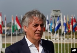 آندرآ تننتی (آرشیو)