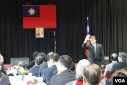 金溥聪会晤侨界 (美国之音钟辰芳拍摄)