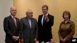 사흘째 이란 핵 협상에 모인 헤이그 영국 외무장관(왼쪽), 자리프 이란 외무장관(왼쪽에서 두번째), 베스터벨레 독일 외무장관, 애슈턴 EU 외교안보 고위대표 (오른쪽)