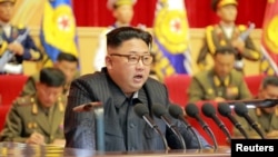 김정은 북한 국무위원장이 평양 4·25문화회관에서 열린 '인민군 제3차 오중흡7연대 칭호 쟁취운동 열성자대회'에 참석했다고, 조선중앙통신이 지난달 4일 보도했다. (자료사진)