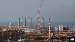 Kiwanda cha mafuta nchini Iran