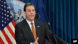 연방 상원 탄핵 심판에서 도널드 트럼프 전 대통령을 변호할 브루스 캐스터 변호사. (자료사진)