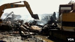 រោងចក្រ​ផលិត​ក្រដាស​មួយ​ដែល​មាន​ឈ្មោះ​ថា​រោងចក្រ​អន្តរជាតិ​ផលិត​ក្រដាស​នៅ​ក្នុង​ភូមិ​ត្រពាំងជ្រៃ ខណ្ឌ​សែនសុខ ​រាជធានី​ភ្នំពេញ ត្រូវ​អគ្គីភ័យ​ឆេះ​បំផ្លាញ​ខ្ទេច​ទាំង​ស្រុង​រហូត​មក​ទល់​នឹង​ថ្ងៃ​អង្គារ​ ទី​០៣ ធ្នូ នេះ។