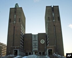 诺贝尔和平奖颁奖典礼将在奥斯陆市政厅举行(美国之音王南拍摄）