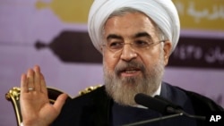 伊朗总统卢哈尼7月14日在德黑兰记者招待会上讲话（资料照片）