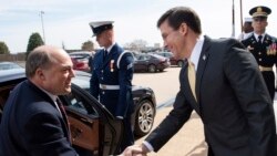 美国国防部长埃斯珀（右）接待英国防长华莱士访问（美国国防部2020年3月5日照片）