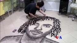 ဆံပင်ညှှပ်စတွေနဲ့ ပန်းချီရေးသူ၊ ငှက်မွှေးပန်းချီ