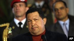 Presiden Venezuela, Hugo Chavez dalam suatu konferensi pers menjelang pemilihan presiden di Istana Miraflores di Caracas, Venezuela (6/10).