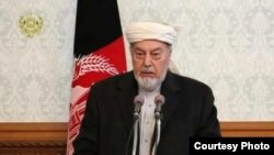 سید احمد گیلانی، به اثر حملۀ قلبی به عمر ۸۴ ساله گی شام روز شنبه در کابل درگذشت.