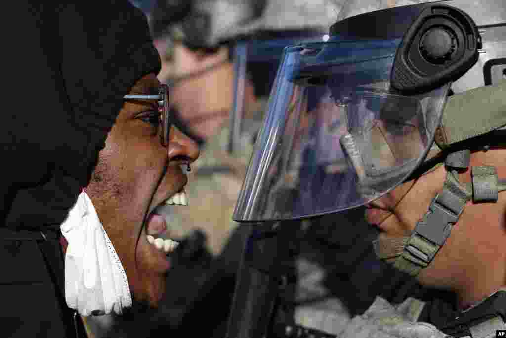 برای مهار کردن تظاهرات، گارد ملی در ایالت منیسوتا توظیف شد.