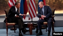 주요8개국 정상회담에 참석 중인 바락 오바마 미국 대통령(왼쪽)과 블라디미르 푸틴 러시아 대통령이 17일 양자회담을 갖고 북한 문제를 비롯 양국 현안들을 논의했다.